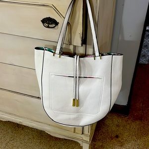 WHITE STEVE MADDEN BAG!